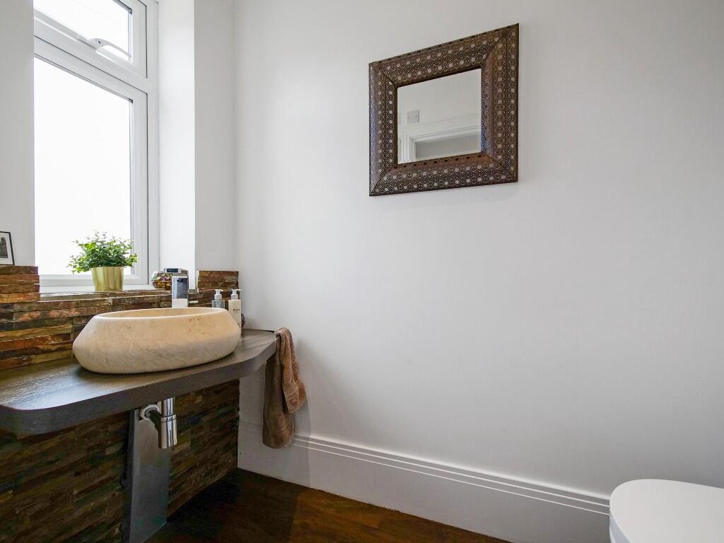 Additional image 9 of Bloomfield Road, Harpenden, Hertfordshire, AL5