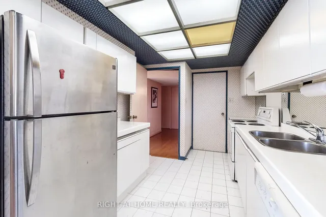 Additional image 31 of 2045 Lake Shore Blvd Unit 507
