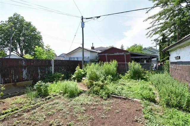 Additional image 36 of 205 Ivon Ave