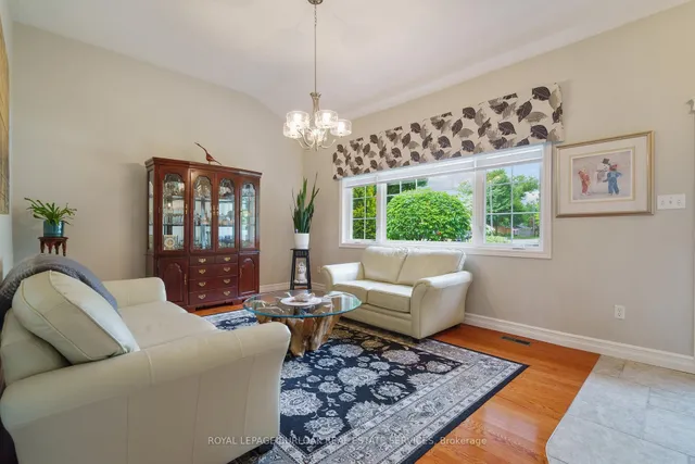 房产图片 5 - 290 Kent Cres