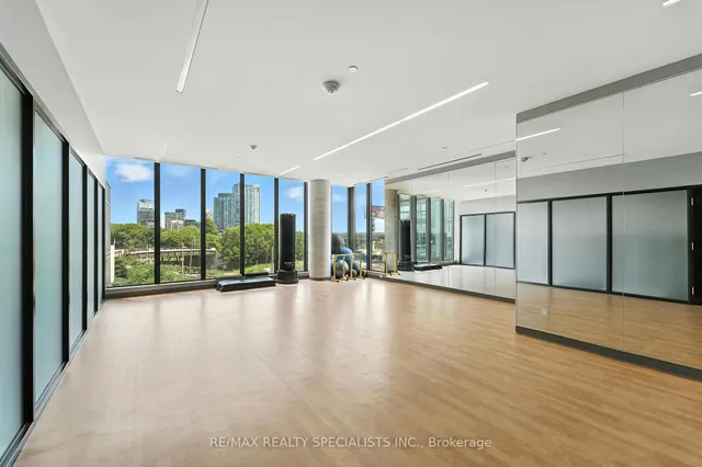 Additional image 34 of 51 East Liberty St Unit 401