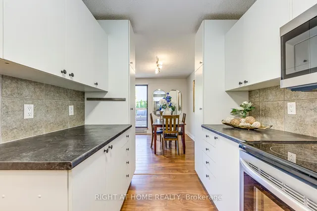 房产图片 24 - 1008 Falgarwood 街 02 单元