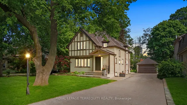 65 Burnhamthorpe Cres