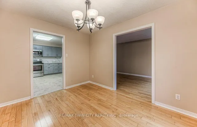 Additional image 18 of 44 Northmanor Cres