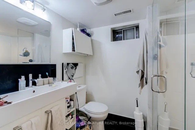 Additional image 36 of 20 Manning Ave