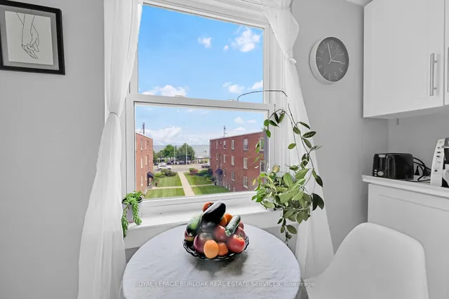 Additional image 19 of 1349 Lakeshore Rd Unit 22