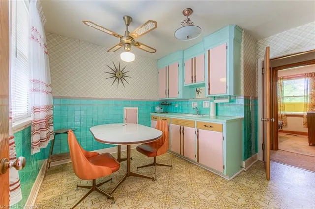 Additional image 8 of 48 Englewood Pl