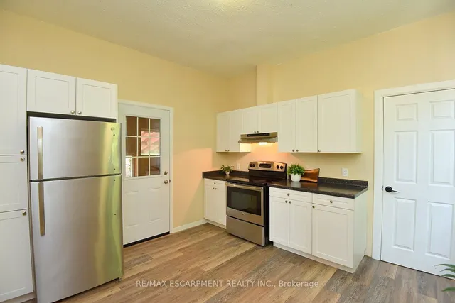 Additional image 9 of 449 Mary St