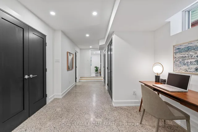 Additional image 37 of 160 Silver Birch Ave