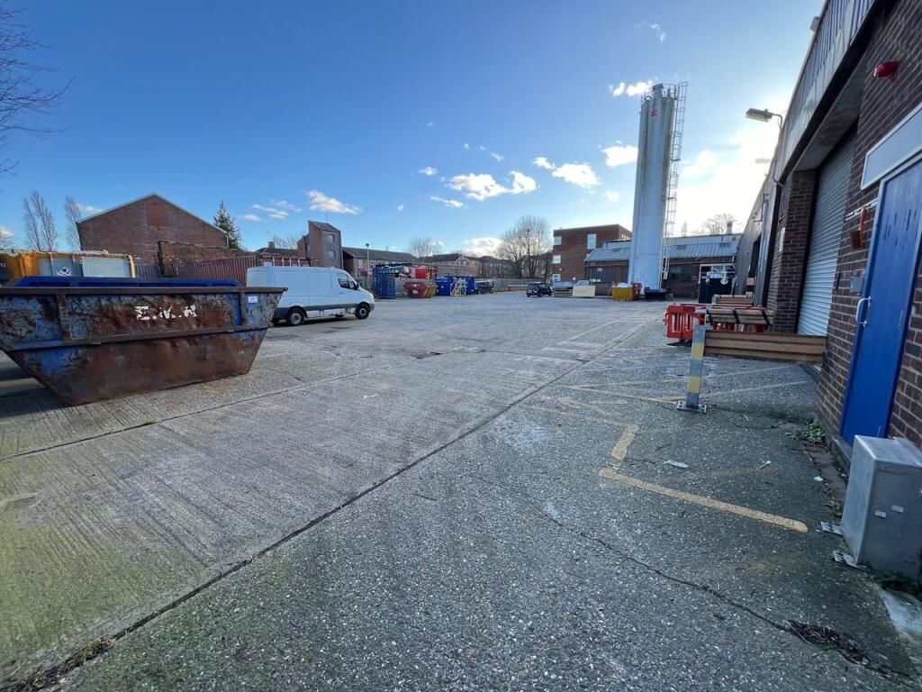 Additional image 3 of 83 Bridge Road East, Welwyn Garden City, AL7 1LA