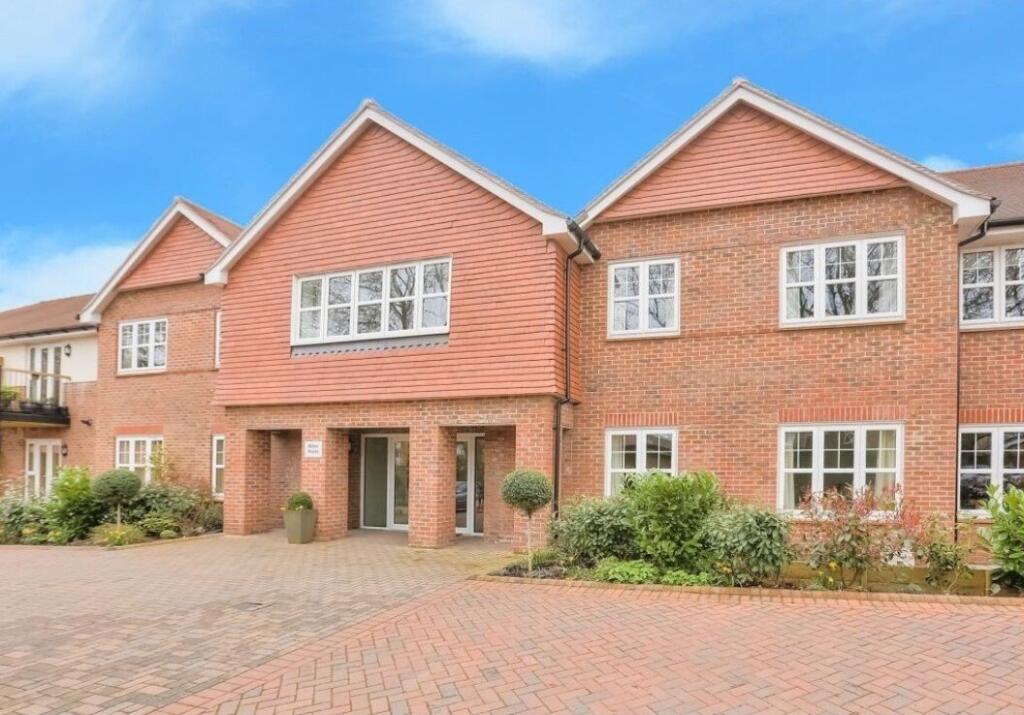 Wordsworth Close, Kings Park, St. Albans, Hertfordshire, AL3