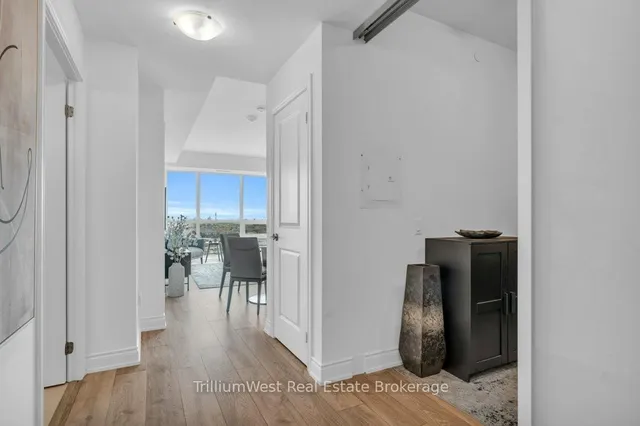 Additional image 7 of 1050 Main St Unit 1004