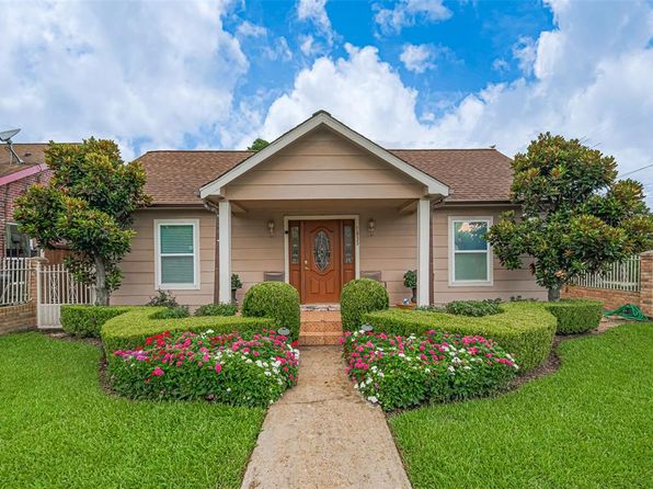 7833 Narcissus St, Houston, TX 77012