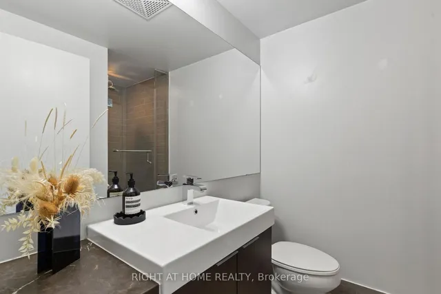 Additional image 17 of 478 king St Unit 312