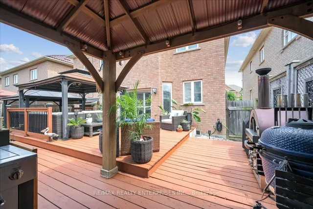 Additional image 37 of 1027 LAIDLAW Dr