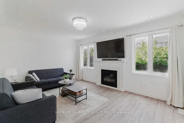 Additional image 16 of 26 Fossil St