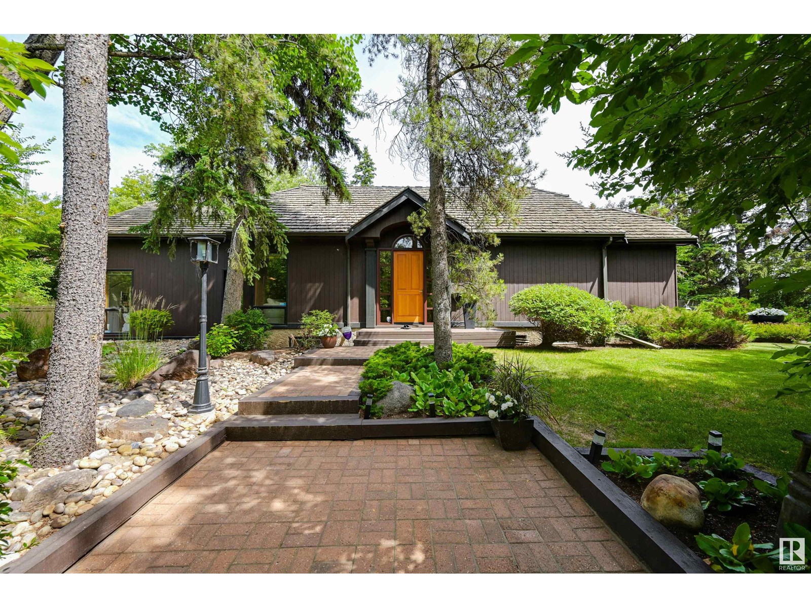 14232 RAVINE DR NW|Edmonton, Alberta T5N3M2