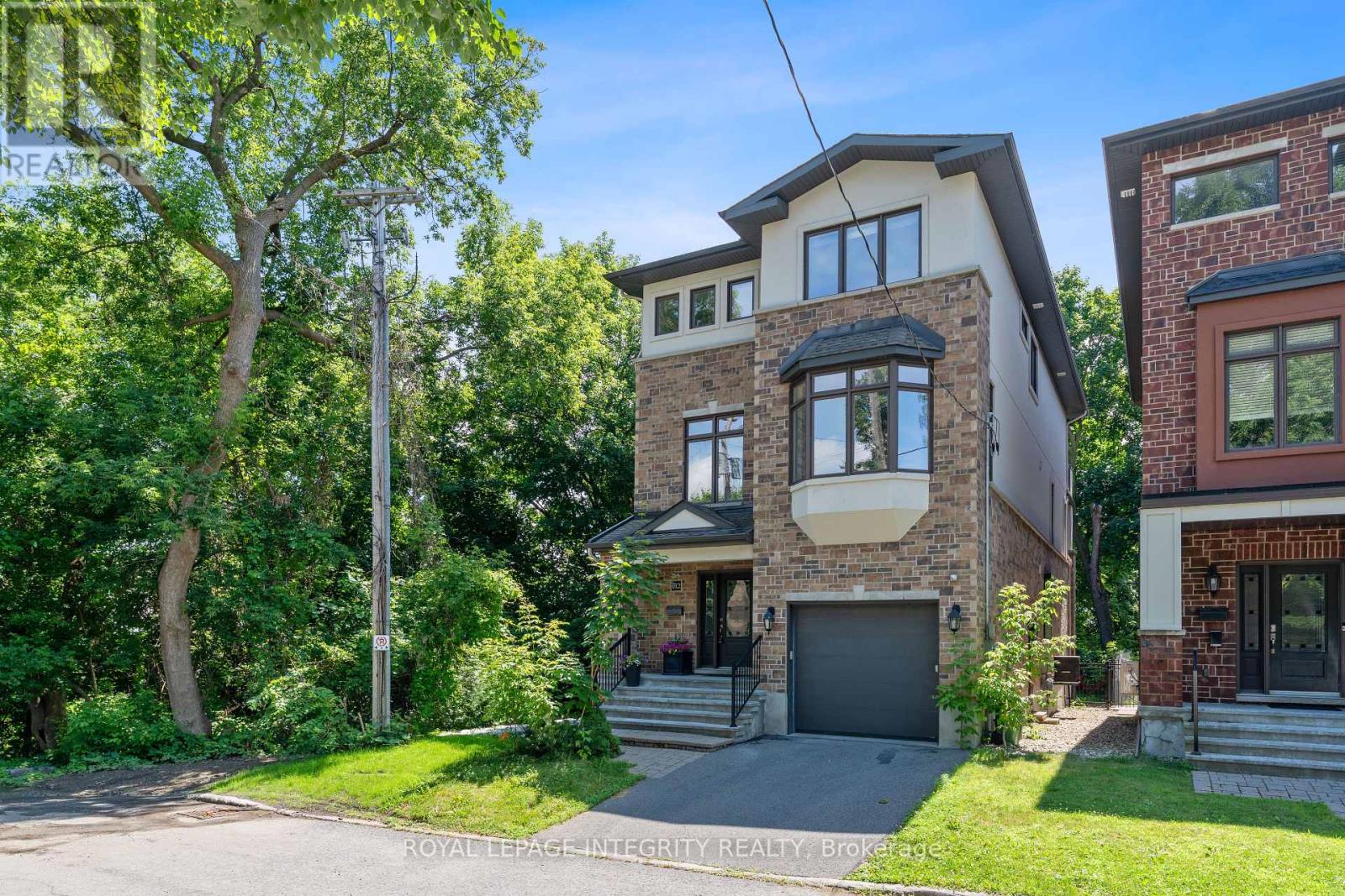 612 BESSERER STREET|Ottawa, Ontario K1N6C9