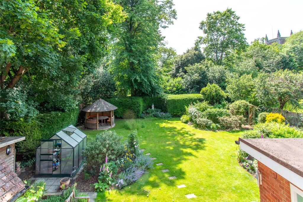 Additional image 27 of Hall Place Gardens, St. Albans, Hertfordshire, AL1