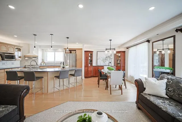 房产图片 5 - 3143 Michael Cres