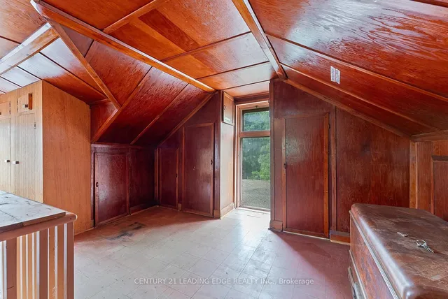 Additional image 20 of 102 Kalmar Ave