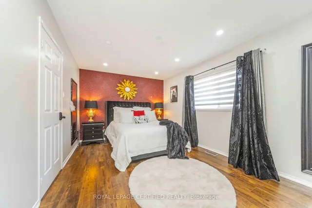 Additional image 25 of 53 Vintage Gate