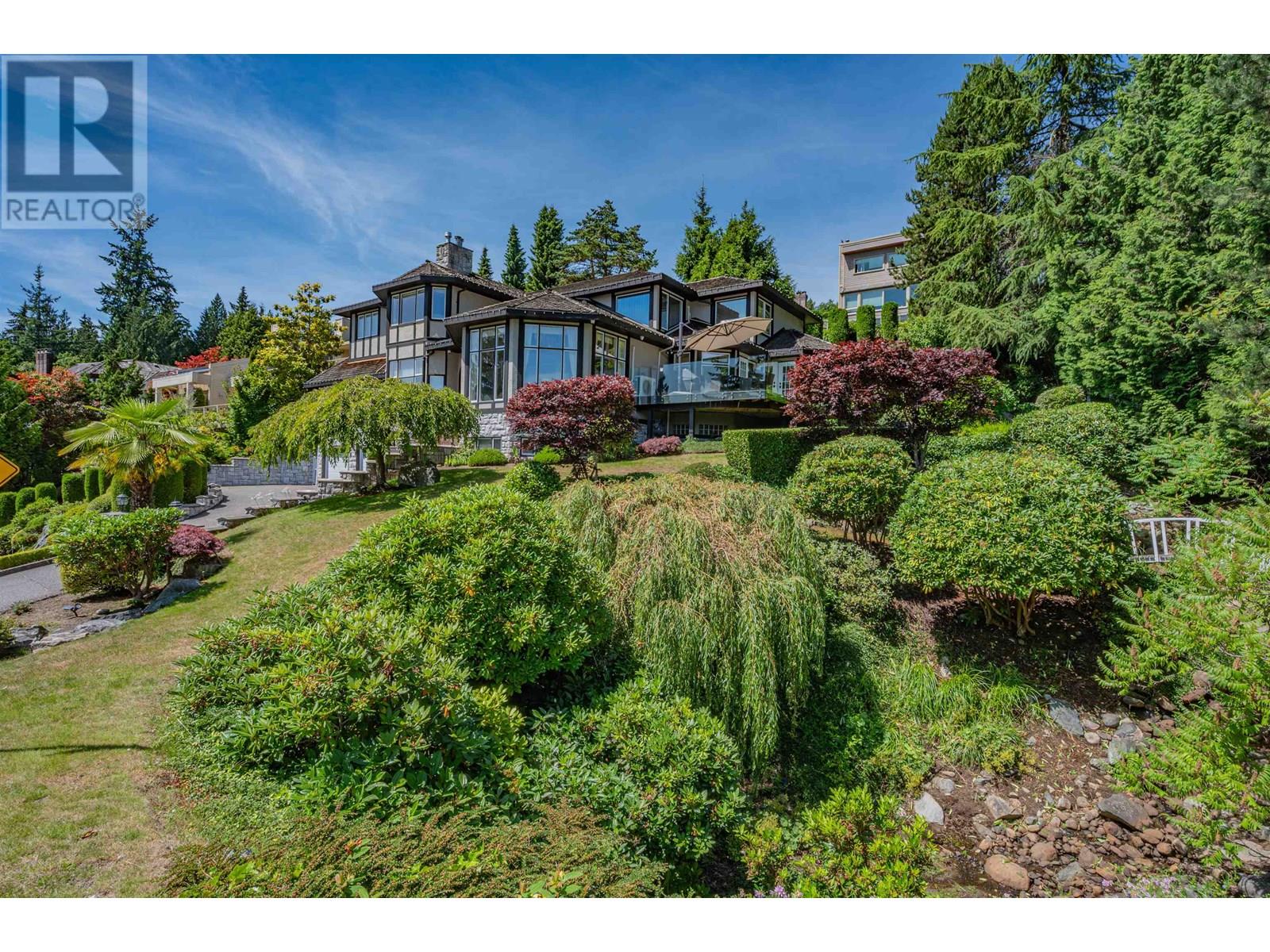 2327 WESTHILL DRIVE|West Vancouver, British Columbia V7S2Z2