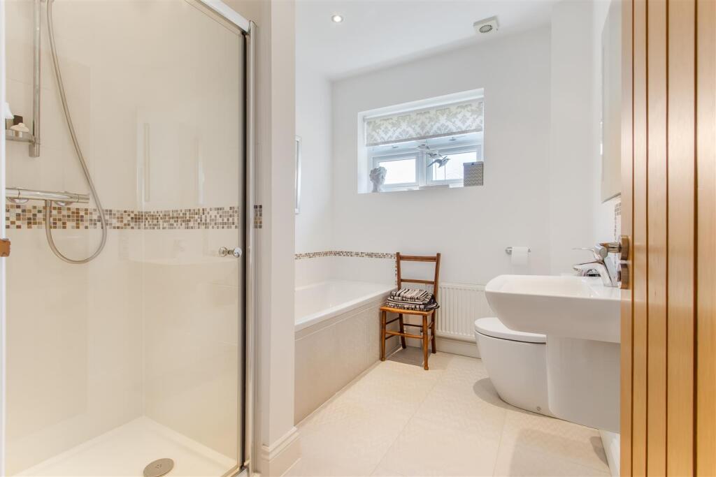 Additional image 17 of Georges Wood Road, Brookmans Park