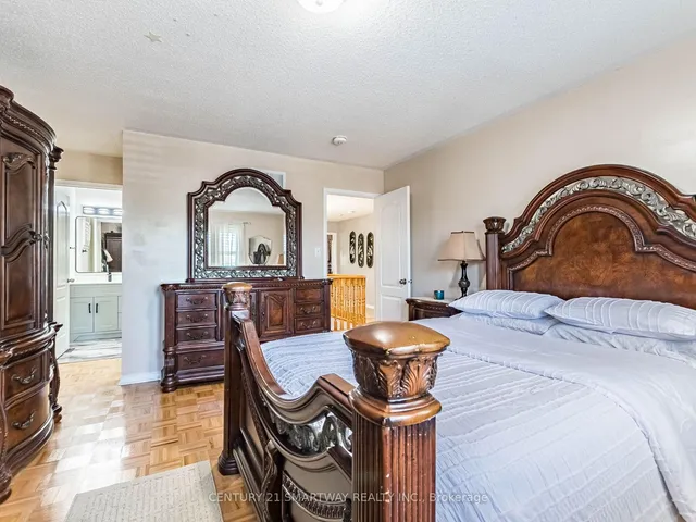 Additional image 32 of 38 Bottlebrush Dr