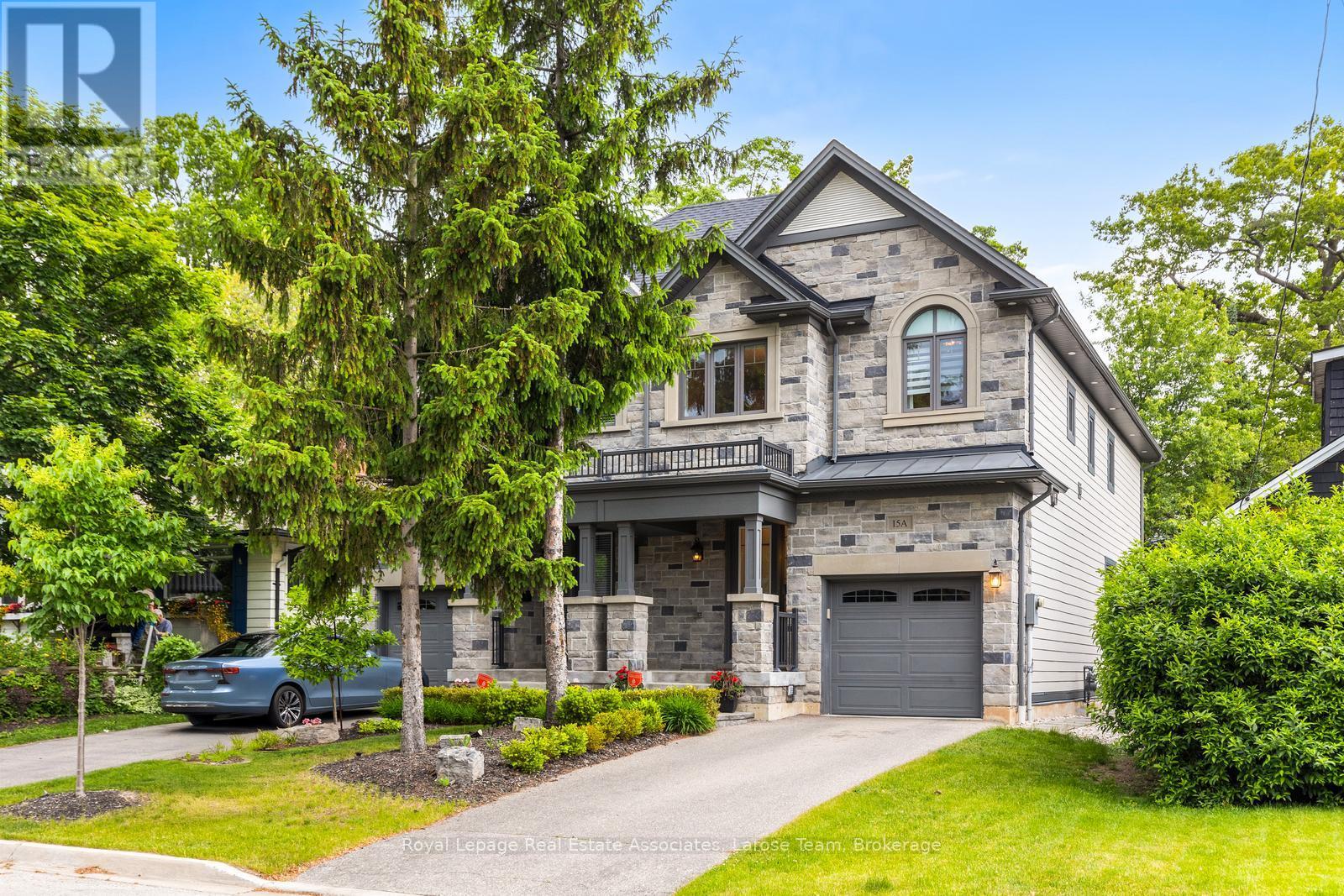 15A ELMWOOD AVENUE N|Mississauga (Port Credit), Ontario L5G3J8