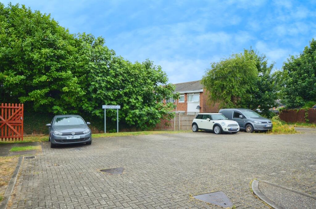 Additional image 12 of Broadlake Close, London Colney, St. Albans