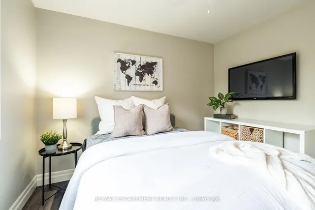 Additional image 21 of 5195 Cedarbook Cres