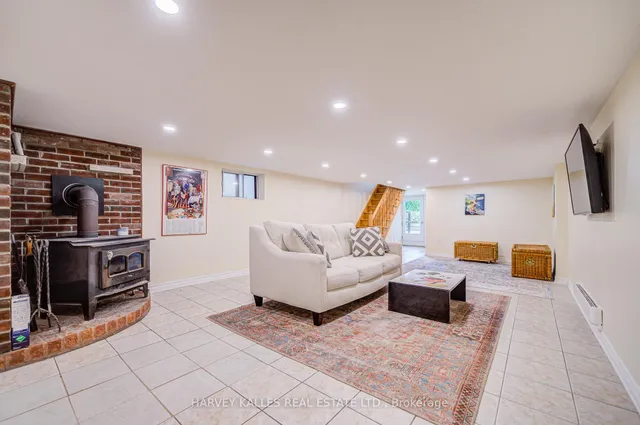 Additional image 43 of 408 Silverthorn Ave