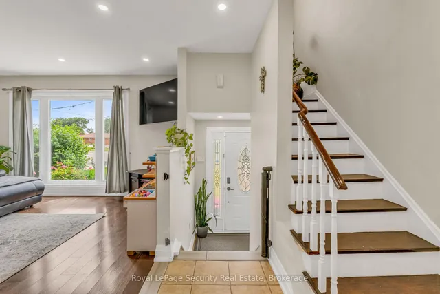 房产图片 3 - 23 Talent Cres