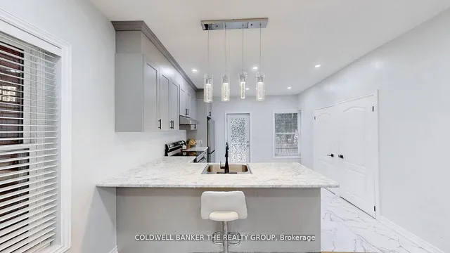 Additional image 9 of 194 Simcoe St