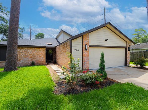 11906 Rowood Dr, Houston, TX 77070