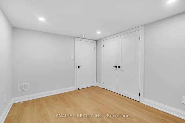 Additional image 32 of 42 Smithfield Dr