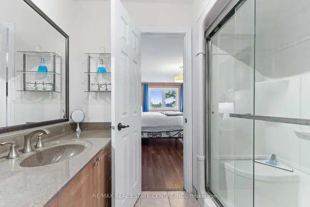 Additional image 32 of 30 Regentview Dr