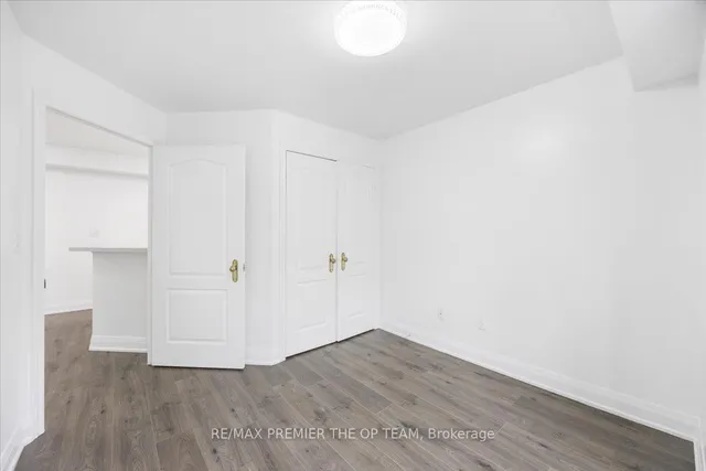 房产图片 17 - 多伦多斯帕迪纳路800号401单元