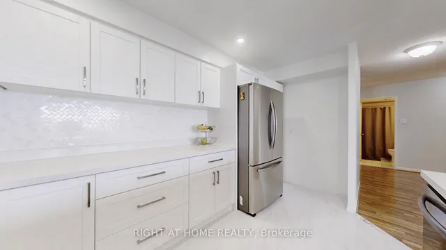 Additional image 16 of 1121 Steeles Ave Unit PH202