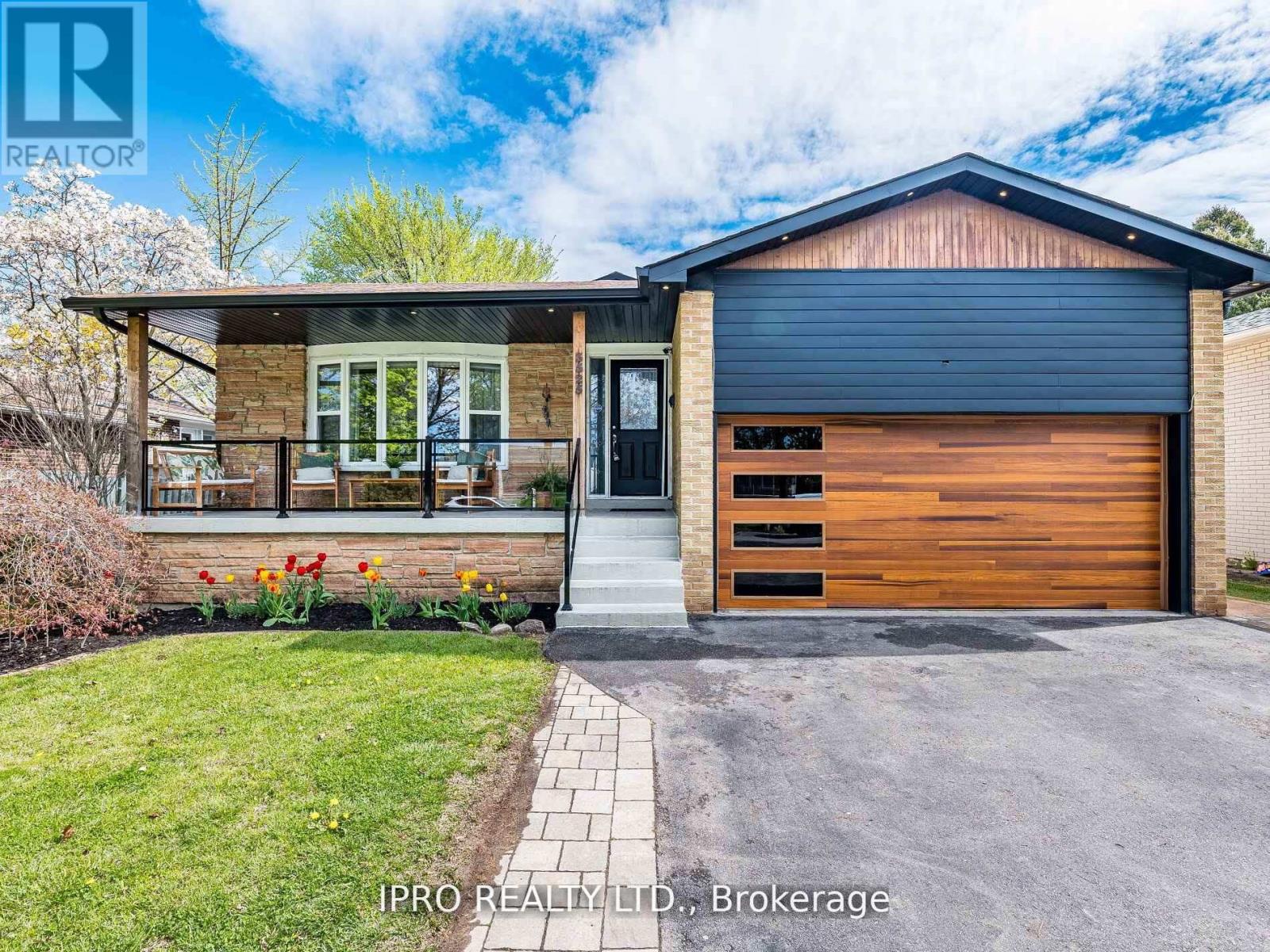 3525 BURNINGELM CRESCENT|Mississauga (Applewood), Ontario L4Y3L2