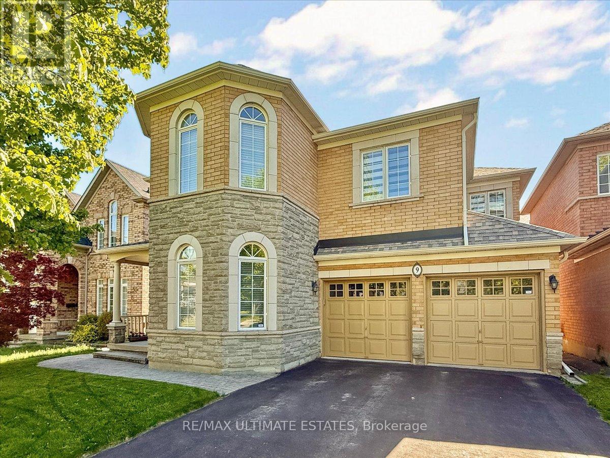 9 FRONTIER DRIVE|Richmond Hill (South Richvale), Ontario L4C0M2
