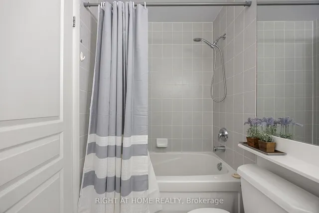 Additional image 15 of 18 Yonge St Unit 3602