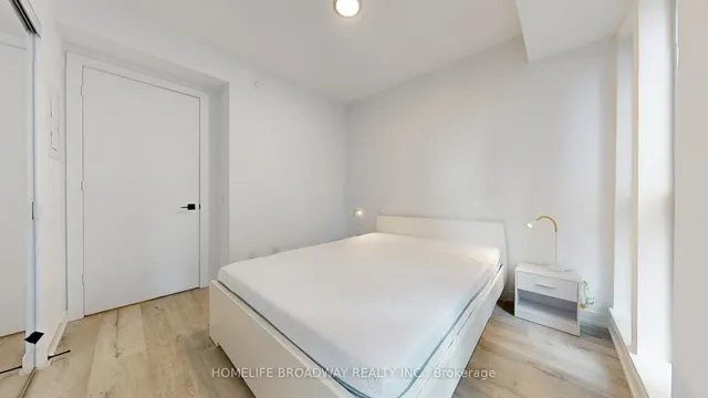 Additional image 32 of 327 King St Unit 1005