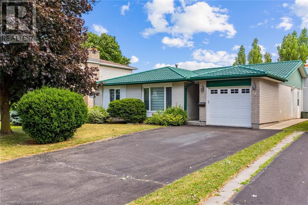 Property image for 15 LOCKTON Crescent|Brampton, Ontario L6W1C2