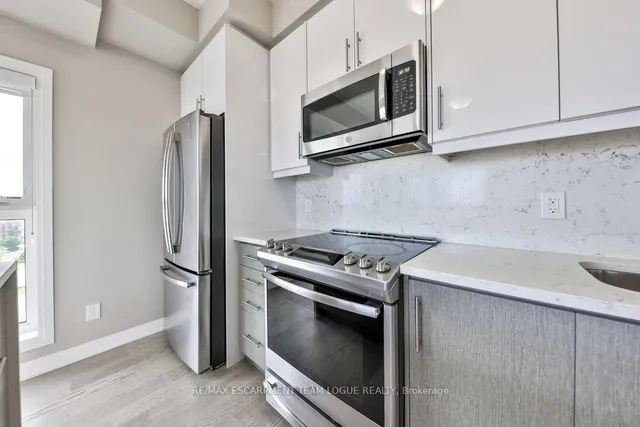 Additional image 12 of 128 GROVEWOOD COMMON Unit 509