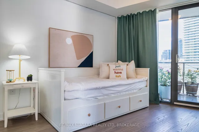 Additional image 31 of 11 Wellesley St Unit 1105