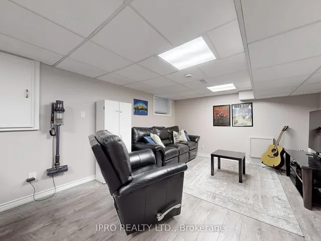 Additional image 32 of 85 Chisholm Ave