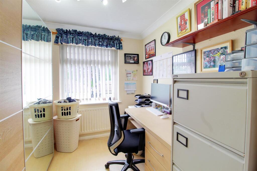 Additional image 18 of Oaklands Avenue, Brookmans Park