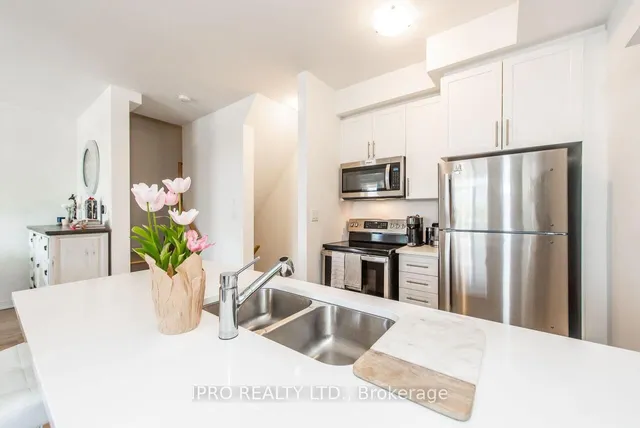 房产图片 6 - 590 North Service Rd 单元46